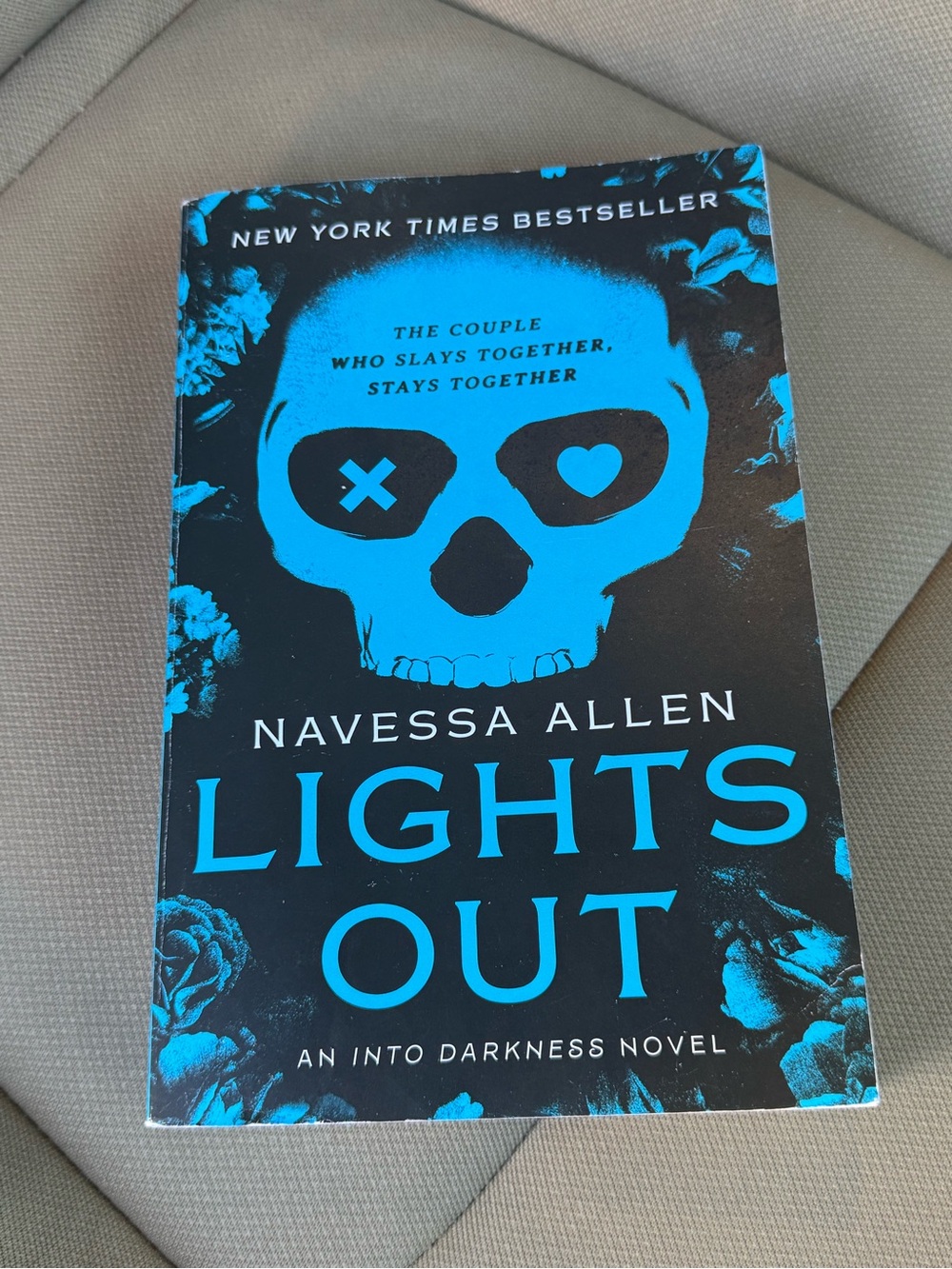 Lights Out by Navessa Allen - Black & Blue Cover